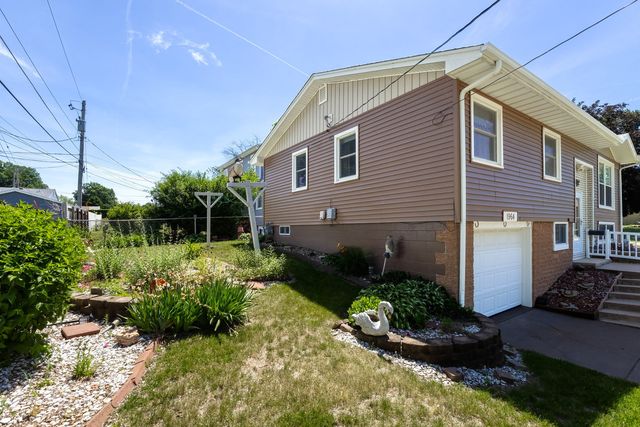 1964 N Oak Street, Bettendorf, IA 52722