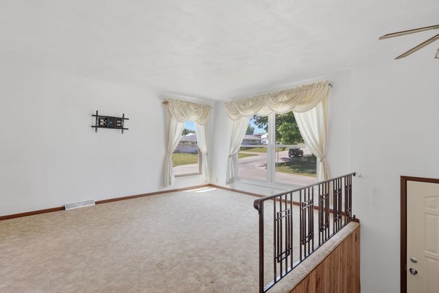 1964 N Oak Street, Bettendorf, IA 52722