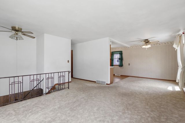 1964 N Oak Street, Bettendorf, IA 52722