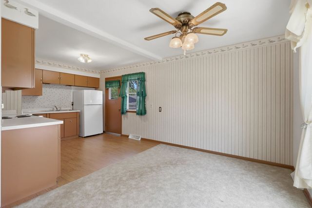 1964 N Oak Street, Bettendorf, IA 52722
