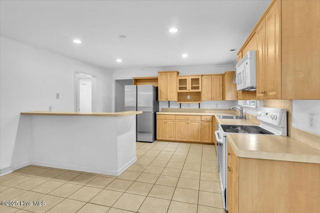 1129 Davis Sound Lane, Wilmington, NC 28409