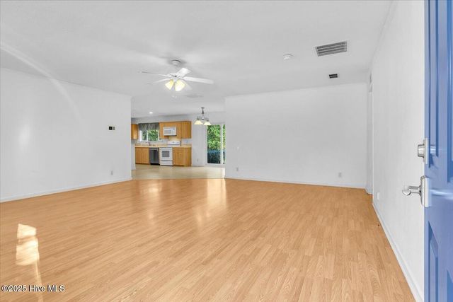 1129 Davis Sound Lane, Wilmington, NC 28409