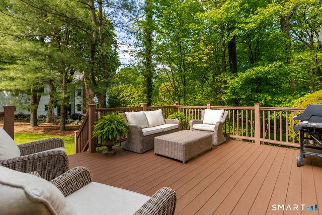 115 Tokeneke Road, Darien, CT 06820