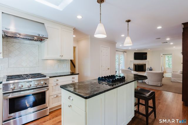 115 Tokeneke Road, Darien, CT 06820