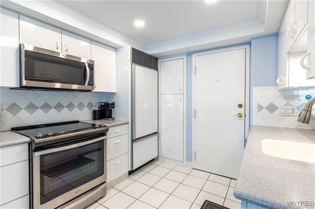 27 Hickory Hill Rd H, Amherst, NY 14221