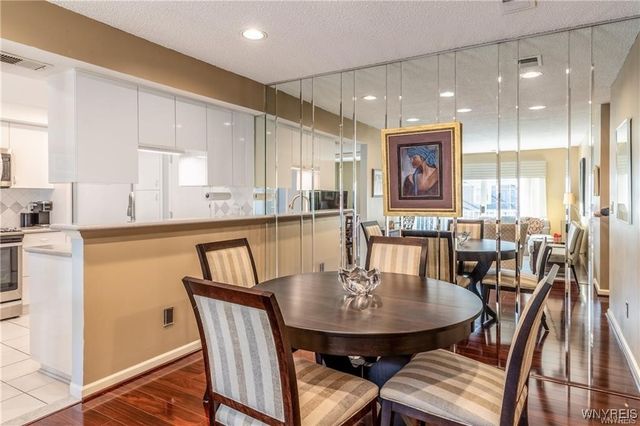 27 Hickory Hill Rd H, Amherst, NY 14221