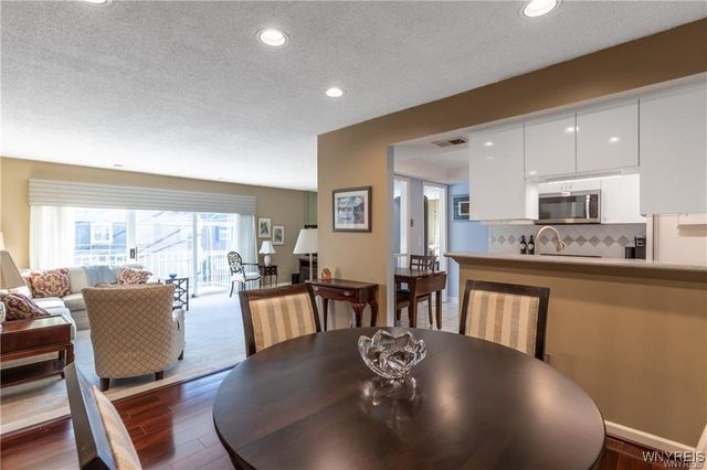 27 Hickory Hill Rd H, Amherst, NY 14221