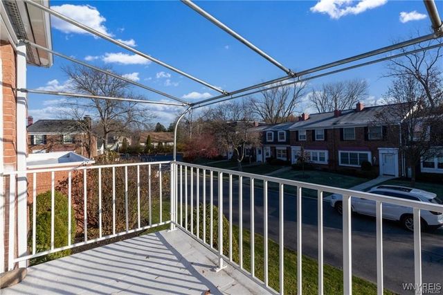 27 Hickory Hill Rd H, Amherst, NY 14221