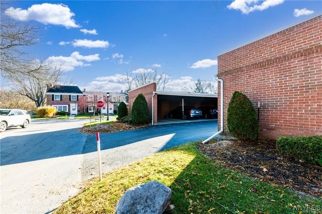 27 Hickory Hill Rd H, Amherst, NY 14221