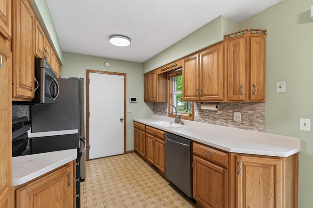 8110 France Avenue N, Brooklyn Park, MN 55443