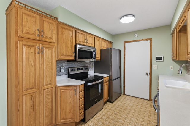 8110 France Avenue N, Brooklyn Park, MN 55443
