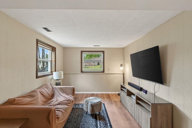 8110 France Avenue N, Brooklyn Park, MN 55443