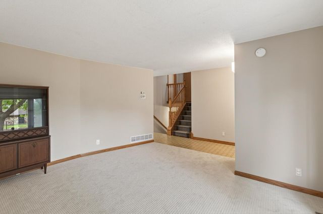 8110 France Avenue N, Brooklyn Park, MN 55443