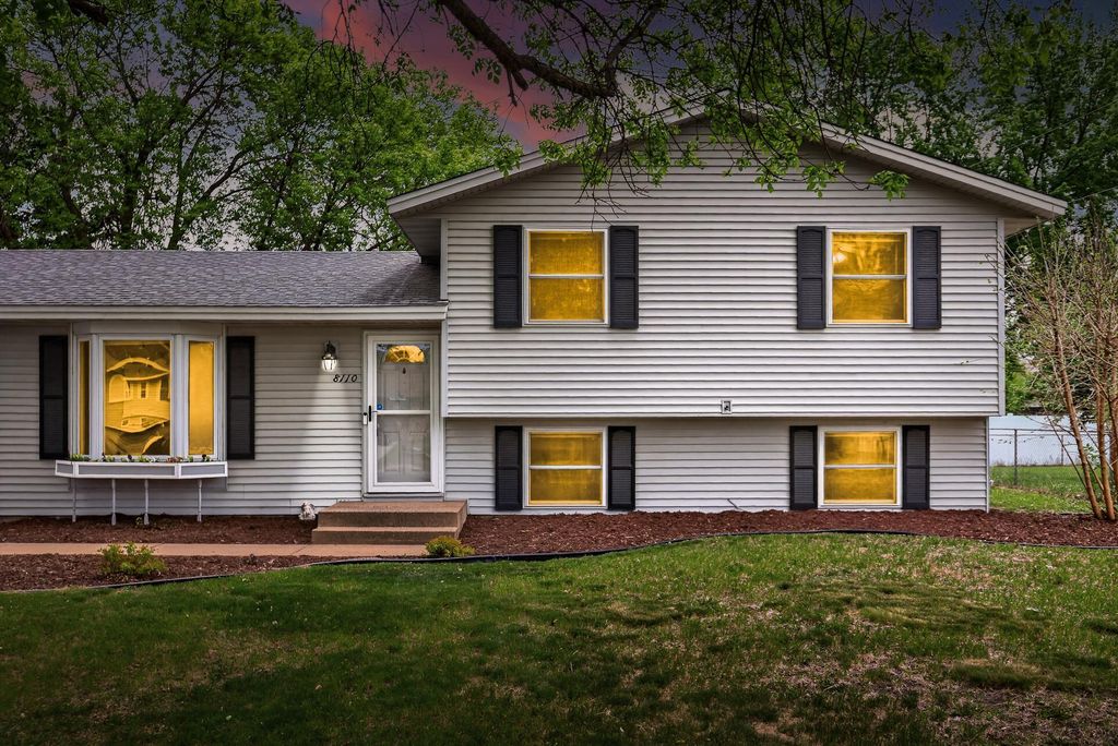 8110 France Avenue N, Brooklyn Park, MN 55443