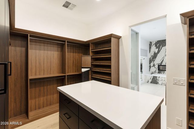 3035 E COOLIDGE Street, Phoenix, AZ 85016