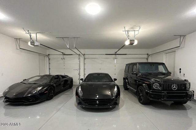 3035 E COOLIDGE Street, Phoenix, AZ 85016