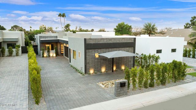 3035 E COOLIDGE Street, Phoenix, AZ 85016