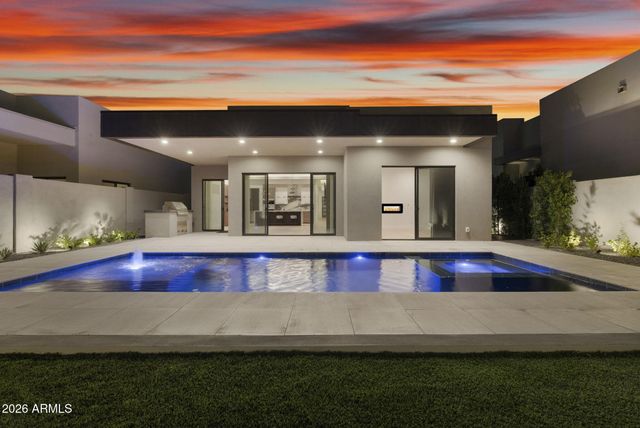 3035 E COOLIDGE Street, Phoenix, AZ 85016