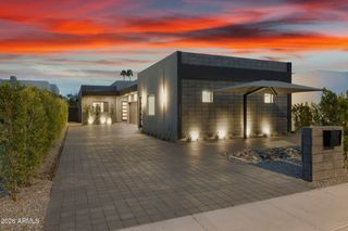 3035 E COOLIDGE Street, Phoenix, AZ 85016