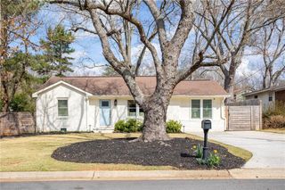 545 Woodale SE Drive, Smyrna, GA 30080