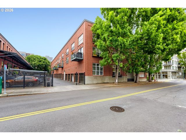 1009 Nw HOYT St 204, Portland, OR 97209