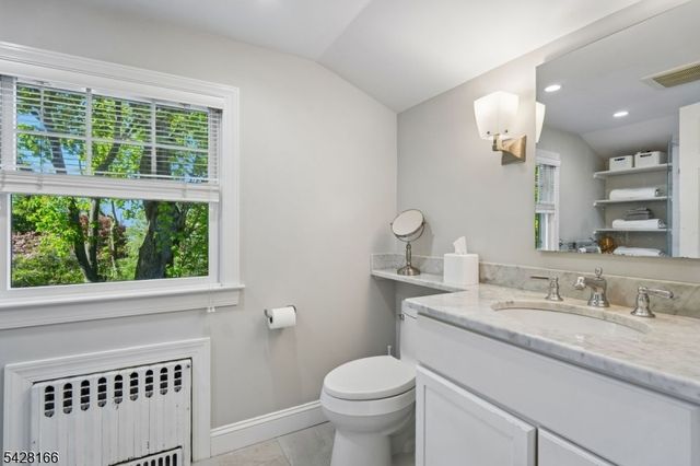 31 Jacobus Ave, Little Falls Twp., NJ 07424
