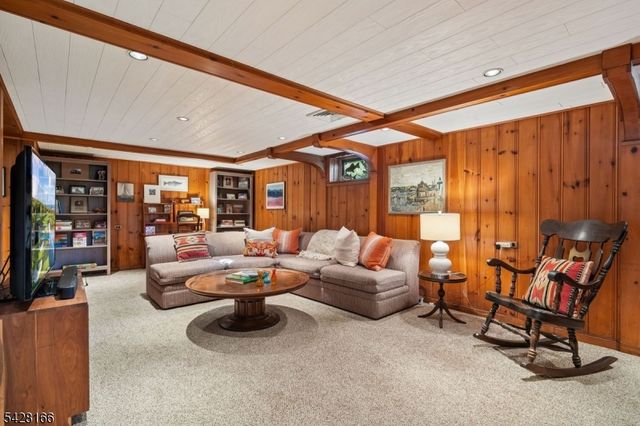 31 Jacobus Ave, Little Falls Twp., NJ 07424
