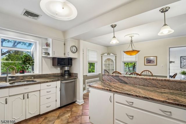 31 Jacobus Ave, Little Falls Twp., NJ 07424