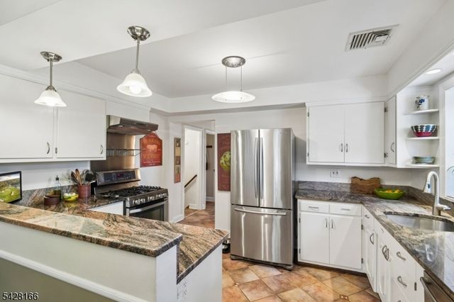 31 Jacobus Ave, Little Falls Twp., NJ 07424
