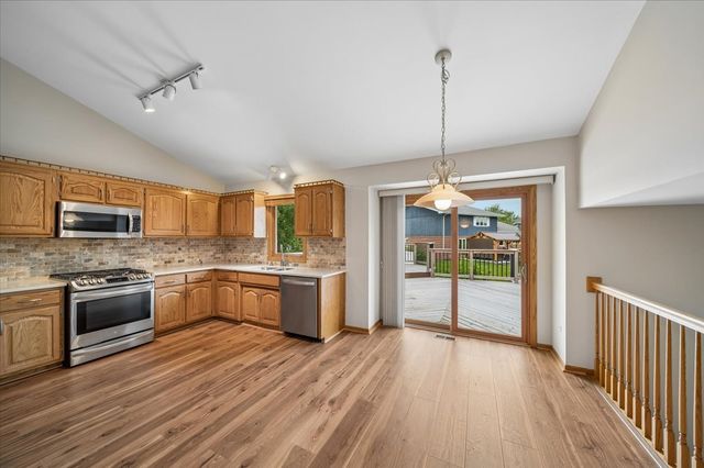 8424 Hollybrook Lane, Tinley Park, IL 60487
