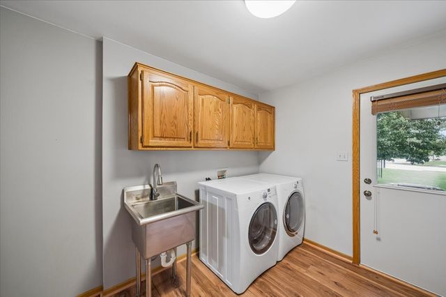 8424 Hollybrook Lane, Tinley Park, IL 60487