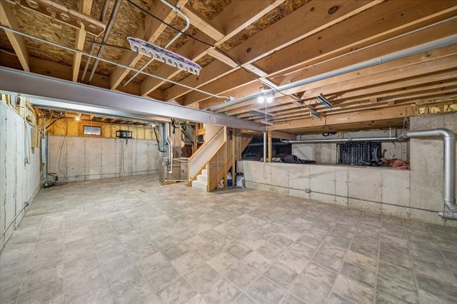 8424 Hollybrook Lane, Tinley Park, IL 60487