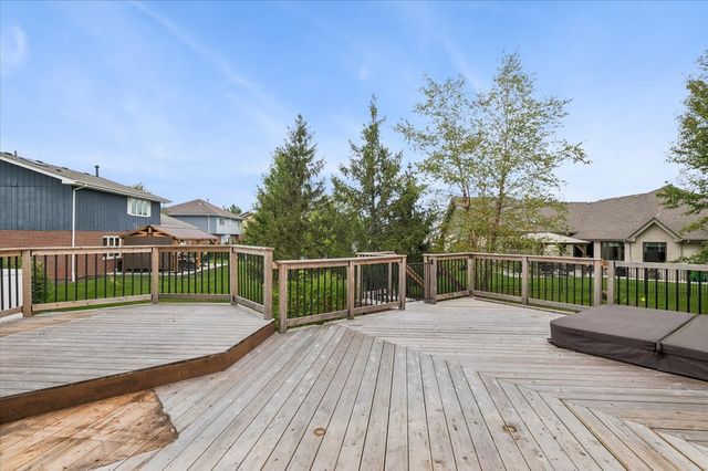 8424 Hollybrook Lane, Tinley Park, IL 60487