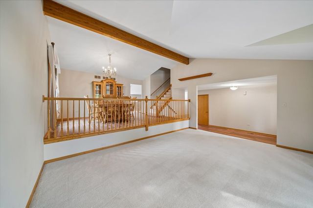 8424 Hollybrook Lane, Tinley Park, IL 60487
