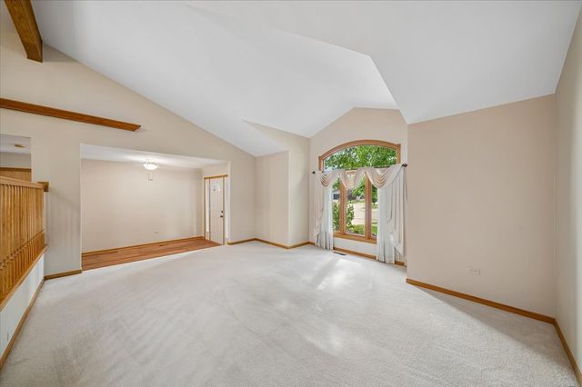 8424 Hollybrook Lane, Tinley Park, IL 60487
