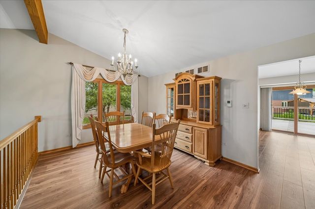8424 Hollybrook Lane, Tinley Park, IL 60487