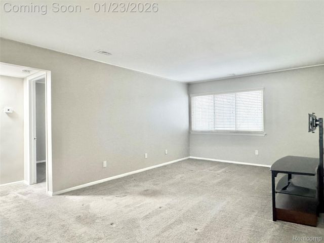 8211 DENWOOD Drive 6, Sterling Heights, MI 48312