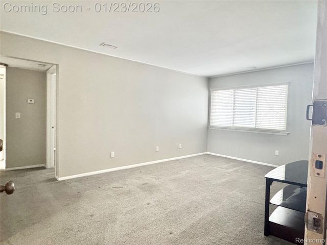 8211 DENWOOD Drive 6, Sterling Heights, MI 48312