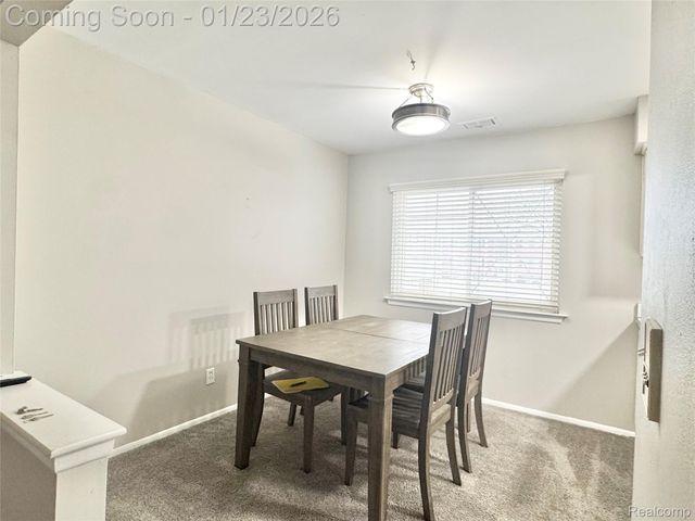 8211 DENWOOD Drive 6, Sterling Heights, MI 48312