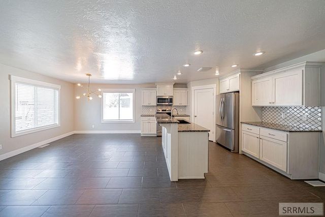 4230 Rockingham Circle, Idaho Falls, ID 83404