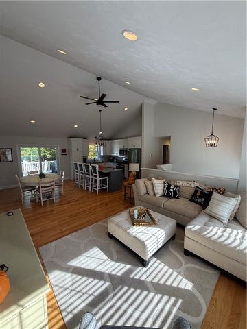 13 Carltons Trail, Smithfield, RI 02917