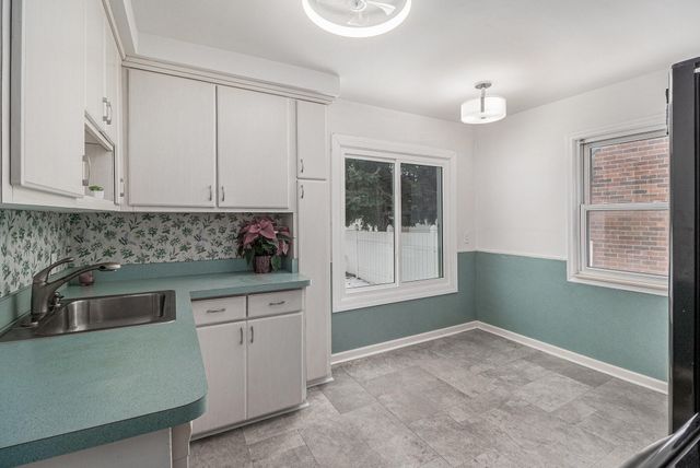 9885 Hubert Avenue, Allen Park City, MI 48101