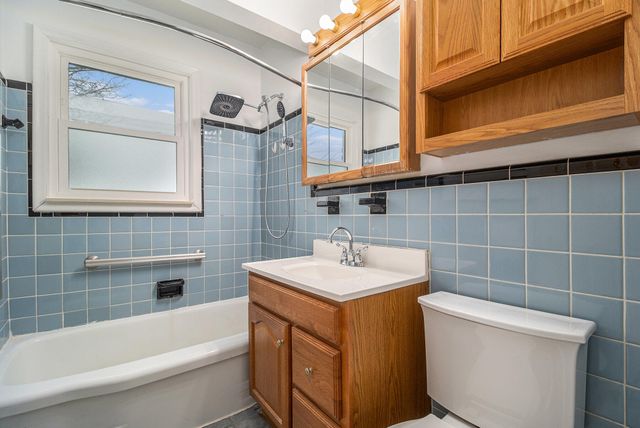 9885 Hubert Avenue, Allen Park City, MI 48101