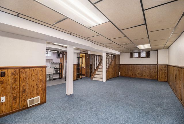 9885 Hubert Avenue, Allen Park City, MI 48101