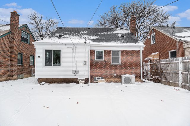 9885 Hubert Avenue, Allen Park City, MI 48101