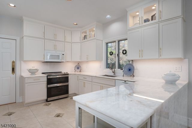 39 Red Oak Way, Montgomery Twp., NJ 08502