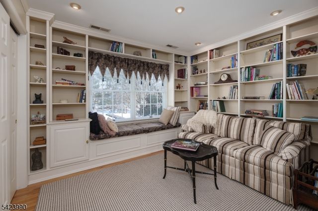 39 Red Oak Way, Montgomery Twp., NJ 08502