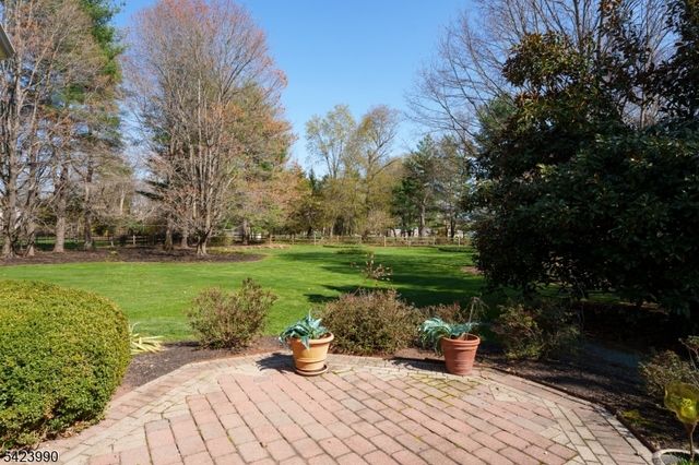 39 Red Oak Way, Montgomery Twp., NJ 08502