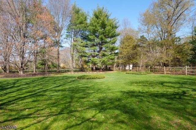 39 Red Oak Way, Montgomery Twp., NJ 08502