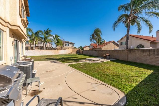 15359 Palm Leaf, Fontana, CA 92336